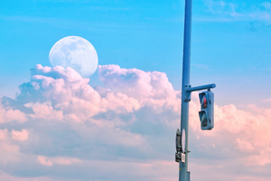 Traffic Light Pole In The Dreamlight (2932x2932) Resolution Wallpaper