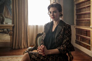 Vanessa Kirby As Princess Margaret In The Crown Tv Series (1680x1050) Resolution Wallpaper