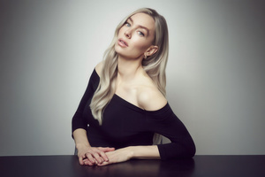 Vanessa Kirby Hollywood Star Portrait (2048x2048) Resolution Wallpaper