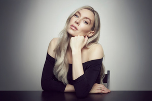 Vanessa Kirby Timeless Beauty (2048x2048) Resolution Wallpaper