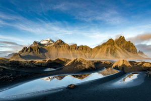 Vestrahorn Reflections At Dawn (1400x900) Resolution Wallpaper