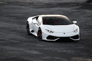 White Lamborghini Huracan 5k 2019