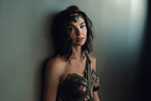 Wonder Woman Crimson Eyes Wallpaper