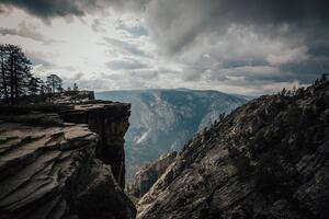Yosemite Valley 8k Wallpaper