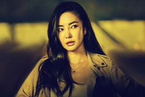 Yun Jee Kim As Mi Sun In Lift Wallpaper