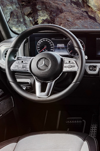 320x568 2019 Mercedes G Class Interior