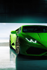 4k Green Lamborghini Huracan 2020 (640x1136) Resolution Wallpaper