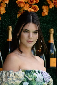 4k Kendall Jenner (1080x2160) Resolution Wallpaper