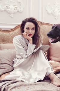 Angelina Jolie Elle Magazine 2019