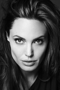 Angelina Jolie (240x320) Resolution Wallpaper