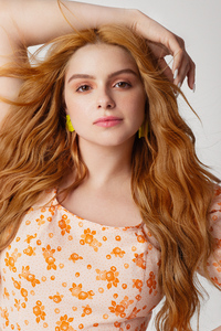 Ariel Winter Photoshoot For Teen Vogue 2020 (240x400) Resolution Wallpaper