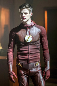 1080x2280 Barry Allen The Flash 2017
