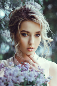 Beautiful Girl Looking (640x960) Resolution Wallpaper
