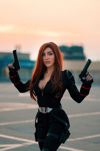 640x1136 Black Widow With Guns 4k
