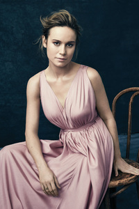 Brie Larson The Hollywood Reporter 2017 (320x568) Resolution Wallpaper