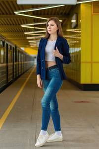 480x800 Brunetee Model Blue Jeans Train Station