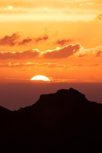 Canary Islands Sunset (1125x2436) Resolution Wallpaper