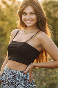 Cristina Model Smiling On Viewer 4k