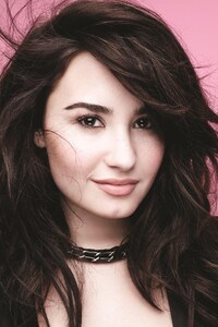 540x960 Demi Lovato 2