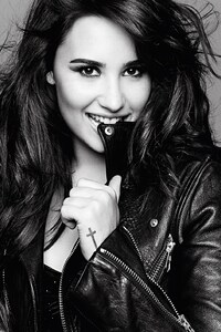 540x960 Demi Lovato 6