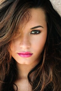 Demi Lovato 7 (240x400) Resolution Wallpaper