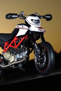 1280x2120 Ducati Hypermotard