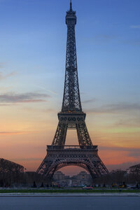 Eiffel Tower Paris (320x568) Resolution Wallpaper