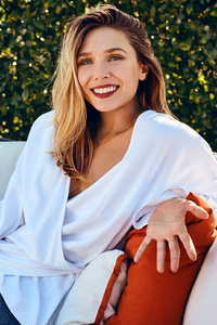Elizabeth Olsen 2018 Latest (320x480) Resolution Wallpaper