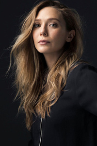 Elizabeth Olsen Celebrity 2018 (320x568) Resolution Wallpaper
