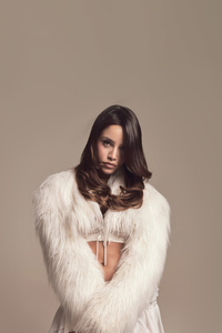 Emilia Mernes Gq Mexico 2025 (1125x2436) Resolution Wallpaper