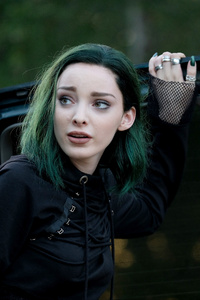 Emma Dumont In The Gifted 4k (320x568) Resolution Wallpaper