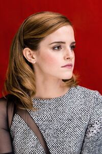 Emma Watson 2016 2 (540x960) Resolution Wallpaper