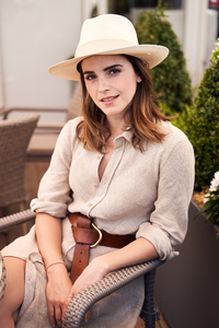 Emma Watson With Hat 4k (640x1136) Resolution Wallpaper