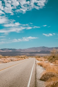 Empty Desert Road 4k
