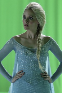 Georgina Haig In Once Upon A TIme (320x480) Resolution Wallpaper