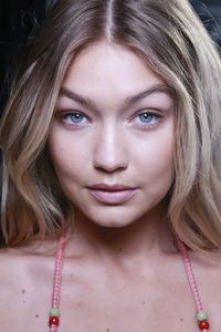 Gigi Hadid Face Closeup (720x1280) Resolution Wallpaper
