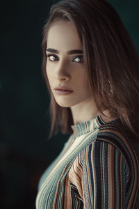 Girl Close Portrait Looking At Viewer (480x800) Resolution Wallpaper