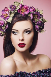 Gorgeous Girl With Flowers On His Head (320x480) Resolution Wallpaper