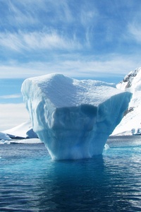 Iceberg (320x568) Resolution Wallpaper