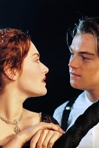 Kate Winslet And Leonardo In Titanic Movie