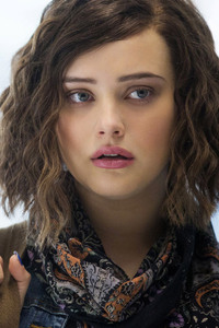 Katherine Langford As Hannah In 13 Reasons Why (800x1280) Resolution Wallpaper