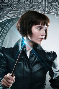 Katherine Waterston As Tina Goldstein In Fantastic Beasts The Crimes Of Grindlewald 2018 (480x854) Resolution Wallpaper