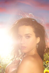 Katy Perry HD (320x480) Resolution Wallpaper