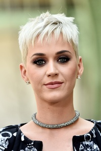 Katy Perry New Hair Style In 2017 (240x400) Resolution Wallpaper