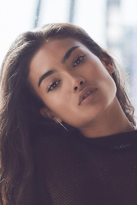 Kelly Gale (320x568) Resolution Wallpaper