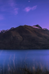 Lake Wakatipu In Newzealand (640x960) Resolution Wallpaper