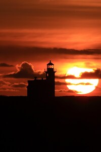Lighthouse Sunset (1440x2560) Resolution Wallpaper
