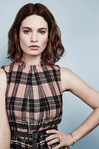 Lily James Actress (540x960) Resolution Wallpaper