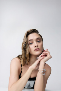Lizzy Greene Schon Magazine (320x568) Resolution Wallpaper
