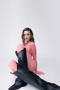 Lizzy Greene X Schon Magazine (320x568) Resolution Wallpaper